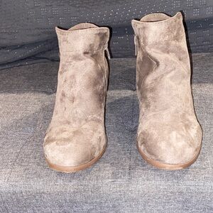 Soda, size 8.5, taupe